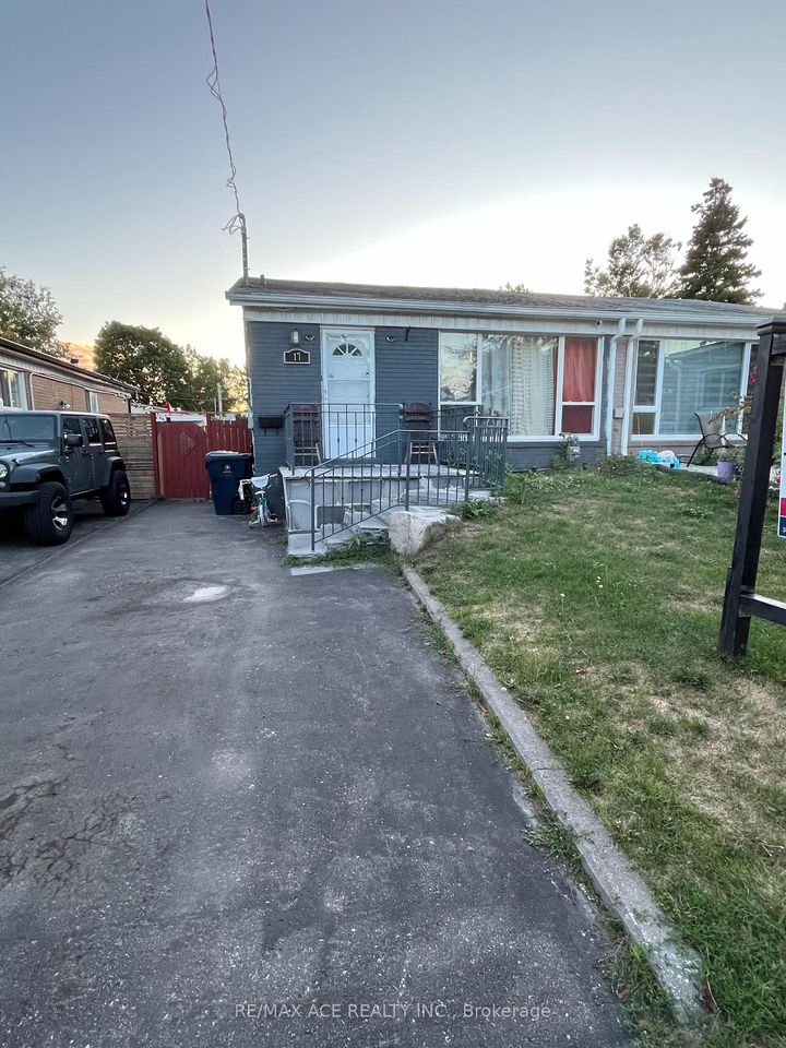 Photo 0 at 17 Huddleston Court, Birchmount, Toronto
