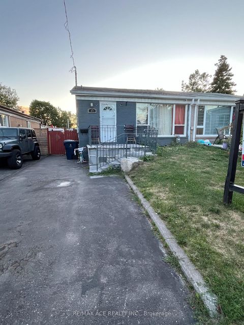 Photo 0 at 17 Huddleston Court, Birchmount, Toronto