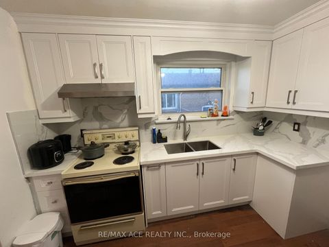 Photo 6 at 17 Huddleston Court, Birchmount, Toronto