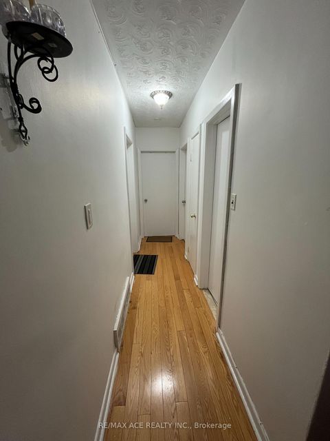 Photo 9 at 17 Huddleston Court, Birchmount, Toronto