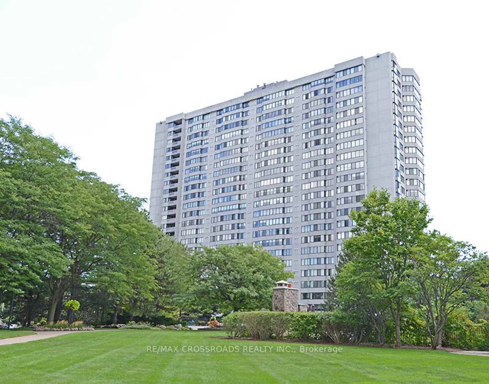 308 - 2330 Bridletowne Circle, L'Amoreaux, Toronto by Loree Meneguzzi Real Estate 308 - 2330 Bridletowne Circle, L'Amoreaux, Toronto