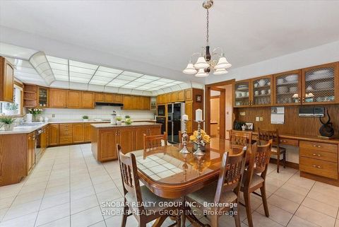 Photo 11 at 5 Weston Wood Road, Humber Heights, Toronto