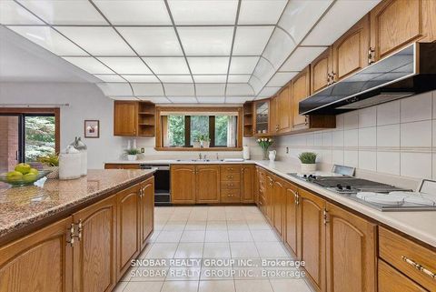 Photo 13 at 5 Weston Wood Road, Humber Heights, Toronto