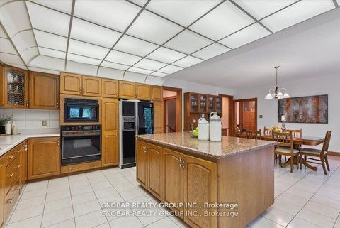 Photo 14 at 5 Weston Wood Road, Humber Heights, Toronto