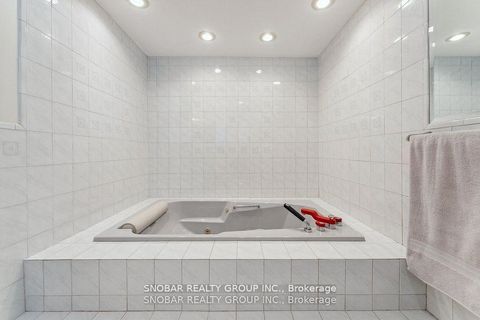 Photo 20 at 5 Weston Wood Road, Humber Heights, Toronto
