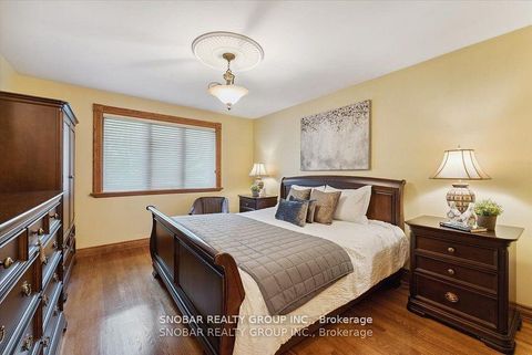 Photo 22 at 5 Weston Wood Road, Humber Heights, Toronto