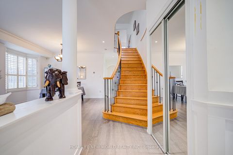 Photo 6 at 46 Teal Crescent, Vellore Village, Vaughan