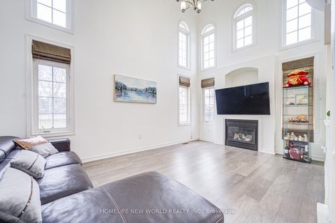 Photo 14 at 46 Teal Crescent, Vellore Village, Vaughan