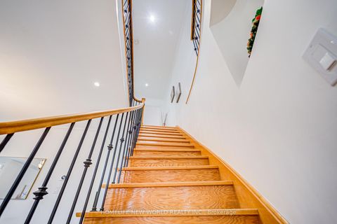 Photo 26 at 46 Teal Crescent, Vellore Village, Vaughan