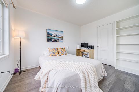 Photo 33 at 46 Teal Crescent, Vellore Village, Vaughan