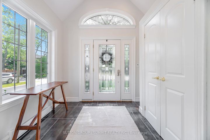 Photo 3 at 1195 Crestdale Road, Lorne Park, Mississauga