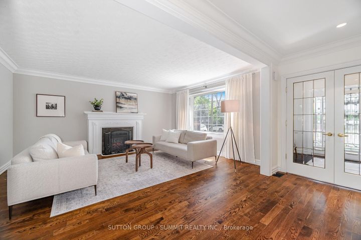 Photo 5 at 1195 Crestdale Road, Lorne Park, Mississauga