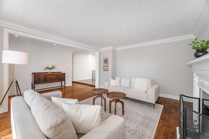Photo 7 at 1195 Crestdale Road, Lorne Park, Mississauga