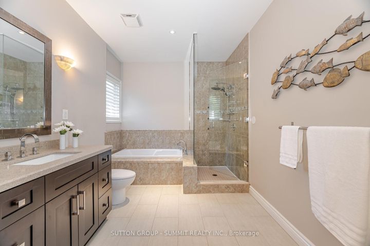 Photo 22 at 1195 Crestdale Road, Lorne Park, Mississauga
