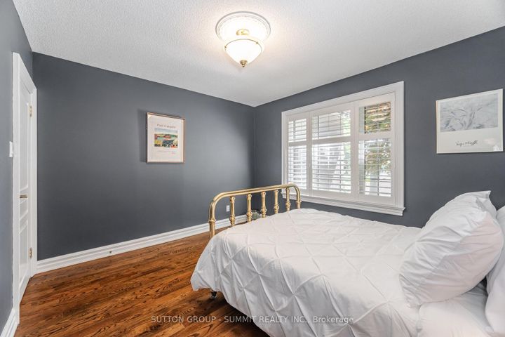 Photo 25 at 1195 Crestdale Road, Lorne Park, Mississauga