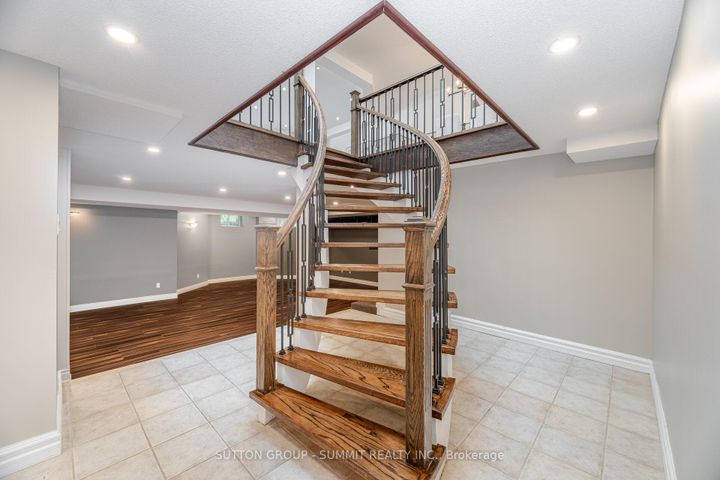 Photo 31 at 1195 Crestdale Road, Lorne Park, Mississauga
