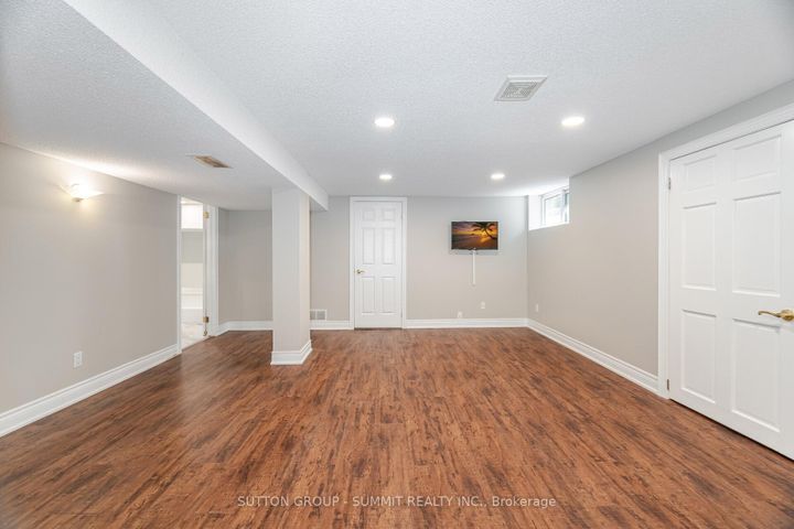 Photo 33 at 1195 Crestdale Road, Lorne Park, Mississauga