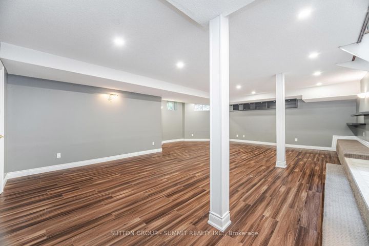 Photo 36 at 1195 Crestdale Road, Lorne Park, Mississauga
