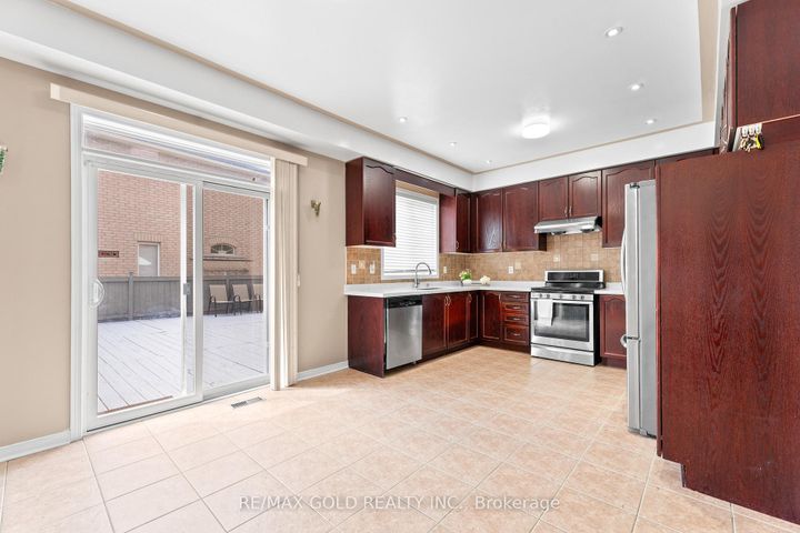 Photo 17 at 12 Smoothrock Trail, Wellington, Brampton