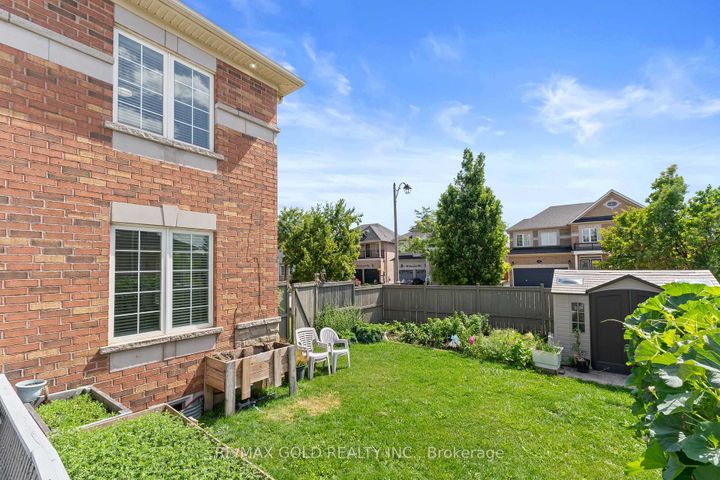 Photo 46 at 12 Smoothrock Trail, Wellington, Brampton