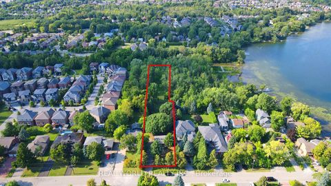 Photo 2 at 246 Douglas Road, Oak Ridges Lake Wilcox, Richmond Hill