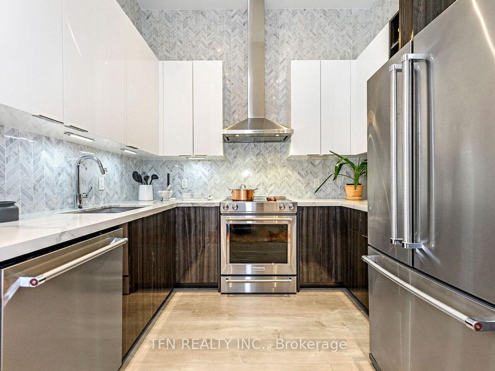 M5 - 20 Shore Breeze Drive, Mimico, Toronto 