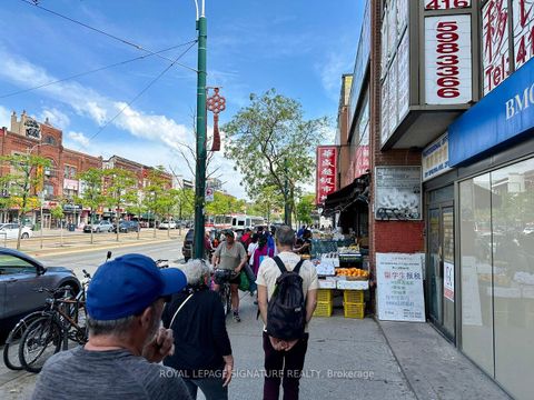 Photo 6 at 4 Glen Baillie Place, Chinatown, Toronto