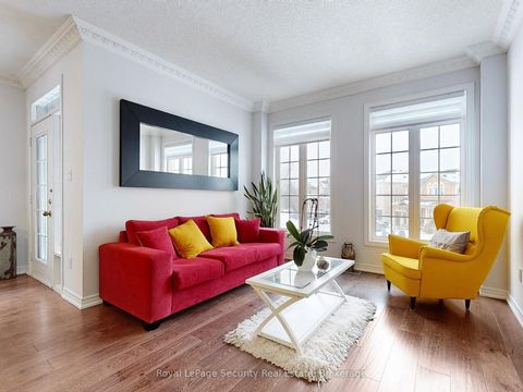 Photo 1 at 128 Daiseyfield Crescent, Vellore Village, Vaughan
