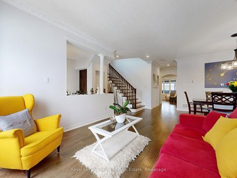 Photo 3 at 128 Daiseyfield Crescent, Vellore Village, Vaughan