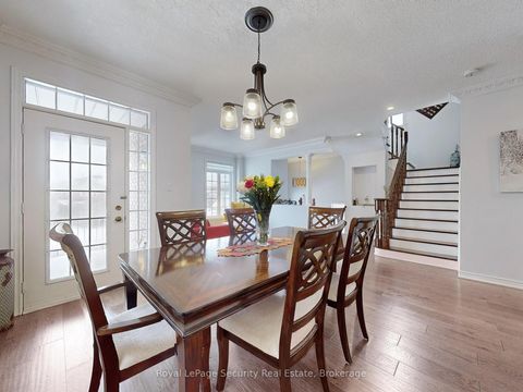 Photo 7 at 128 Daiseyfield Crescent, Vellore Village, Vaughan