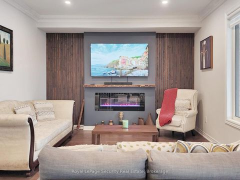 Photo 13 at 128 Daiseyfield Crescent, Vellore Village, Vaughan