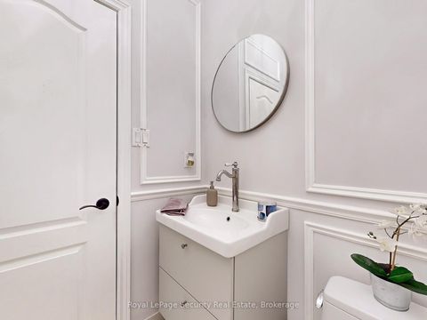 Photo 24 at 128 Daiseyfield Crescent, Vellore Village, Vaughan