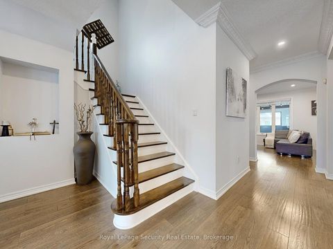 Photo 27 at 128 Daiseyfield Crescent, Vellore Village, Vaughan