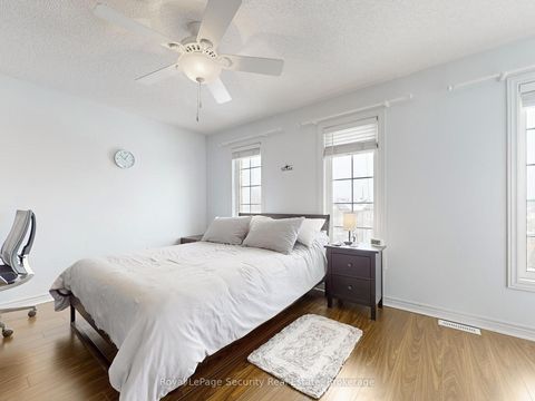 Photo 37 at 128 Daiseyfield Crescent, Vellore Village, Vaughan