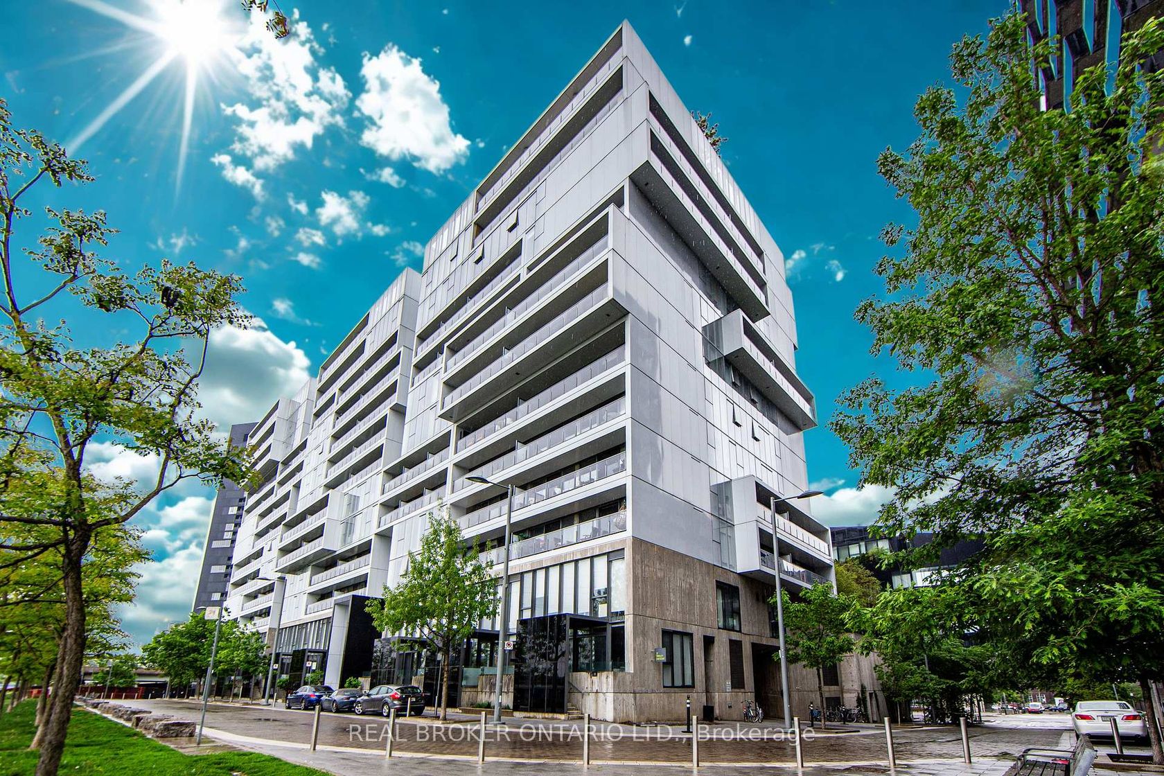 423 - 32 Trolley Crescent, Moss Park, Toronto 