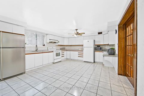 Photo 4 at 17 Tineta Crescent, Malvern West, Toronto