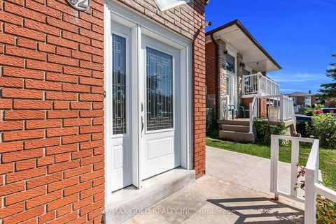 Photo 6 at 52 Paradelle Crescent, Jane Heights, Toronto