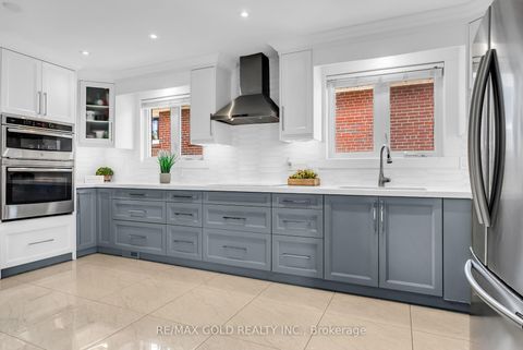 Photo 15 at 52 Paradelle Crescent, Jane Heights, Toronto