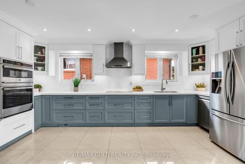 Photo 16 at 52 Paradelle Crescent, Jane Heights, Toronto