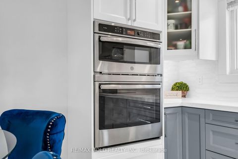 Photo 18 at 52 Paradelle Crescent, Jane Heights, Toronto
