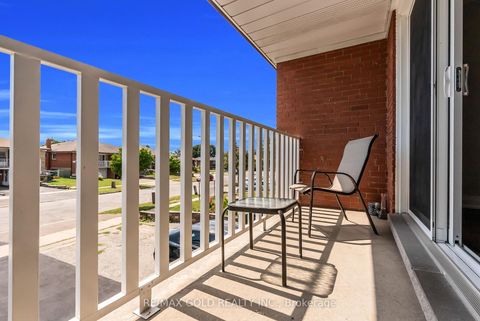 Photo 31 at 52 Paradelle Crescent, Jane Heights, Toronto