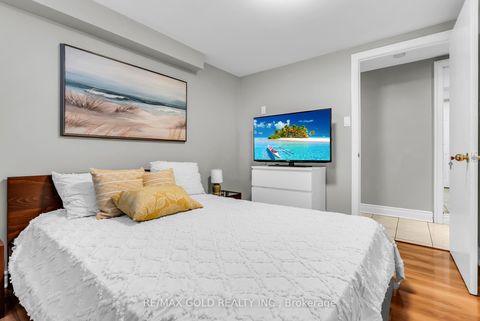 Photo 33 at 52 Paradelle Crescent, Jane Heights, Toronto