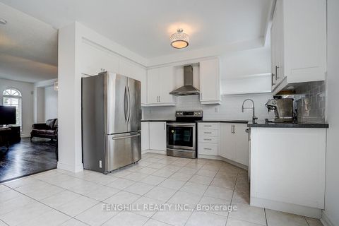 Photo 7 at 23 Vellore Woods Boulevard, Vellore Village, Vaughan