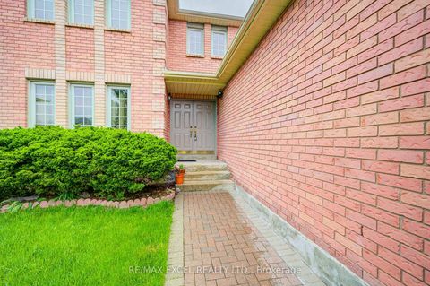 Photo 4 at 18 Tamara Drive, Devonsleigh, Richmond Hill