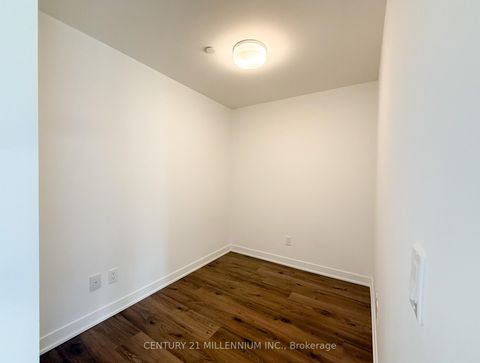 Photo 8 at 810 - 405 Dundas Street W, GO Glenorchy, Oakville