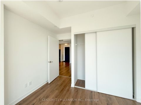 Photo 10 at 810 - 405 Dundas Street W, GO Glenorchy, Oakville