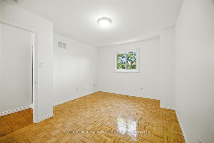 Photo 16 at 137 Chelwood Drive, Brownridge, Vaughan