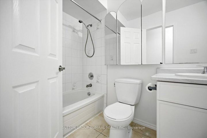 Photo 20 at 137 Chelwood Drive, Brownridge, Vaughan
