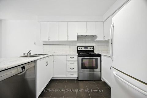 Photo 3 at 137 Chelwood Drive, Brownridge, Vaughan