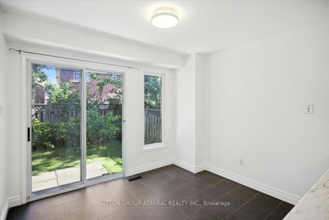 Photo 4 at 137 Chelwood Drive, Brownridge, Vaughan